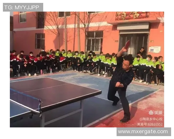 C罗足球明星挂画欣赏让你的空间充满运动激情与活力 C罗足球明星挂画欣赏让你的空间充满运动激情与活力